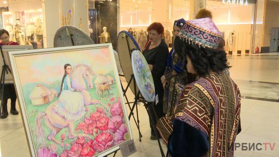 Павлодарская художница изобразила красоту Наурыза в картинах
